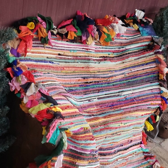 NWT Multicolor Ribbon Frayed Chindi 48"×66" Rug - Picture 3 of 7